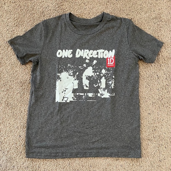BRAND NEW One Direction 1D Band Graphic Tee - Women’s Medium - Picture 1 of 4